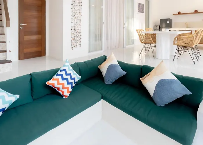 Grega Santorini, 2 Bedroom Walking To Padang Padang Villa
