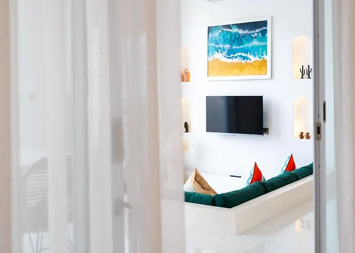 Grega Santorini, 2 Bedroom Walking To Padang Padang Villa *