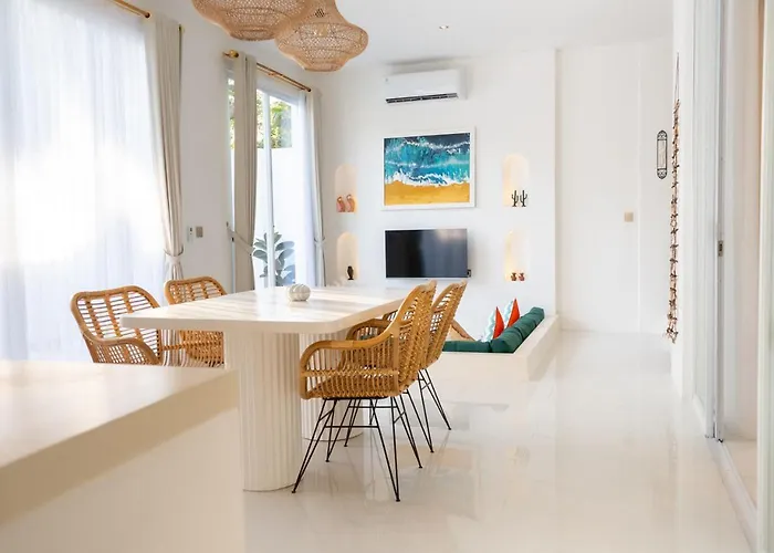 Grega Santorini, 2 Bedroom Walking To Padang Padang * Uluwatu (Bali)